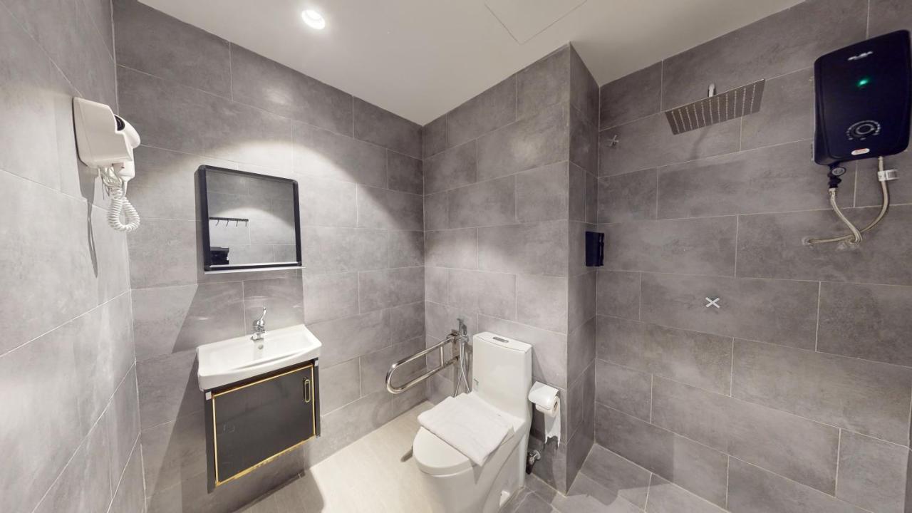 Hotel Blue Lagoon At Bandar Sunway 3*
